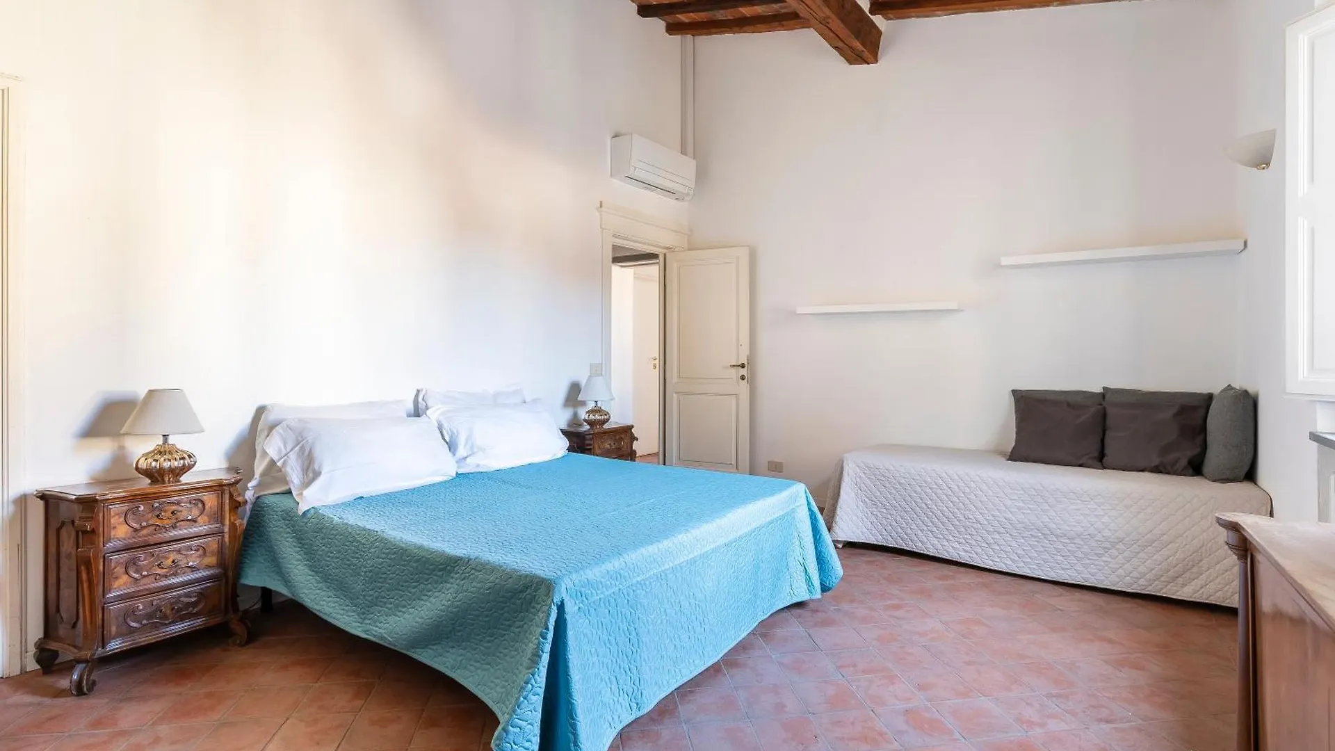 Porta Rossa Apartment Florence Italy