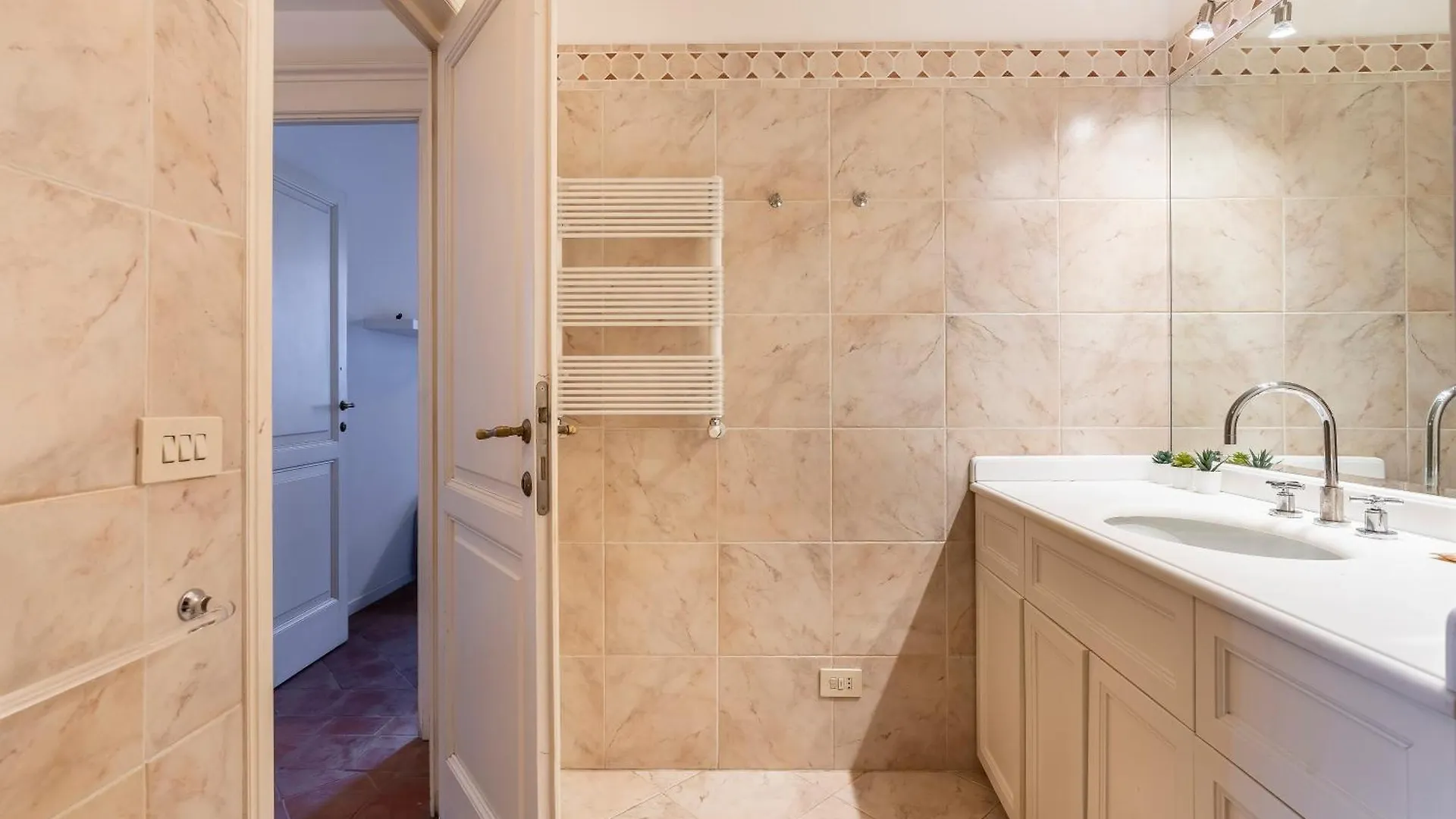 Porta Rossa Apartment Florence